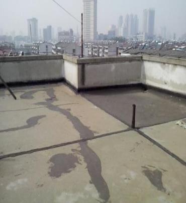 巴中市漏水维修 楼顶漏水是什么原因，楼顶漏水维修方法是什么?